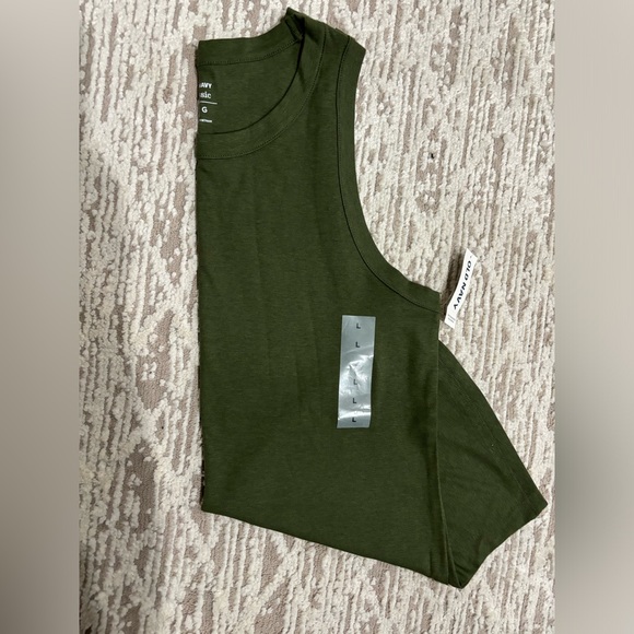 NWT Army Green Tank. Large - Picture 5 of 6